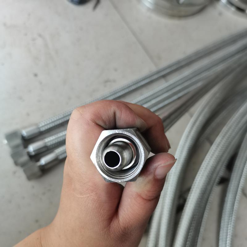 不锈钢金属软管焊接过程